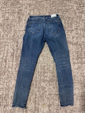Buckle Women's Medium Wash Stretch Skinny Jeans